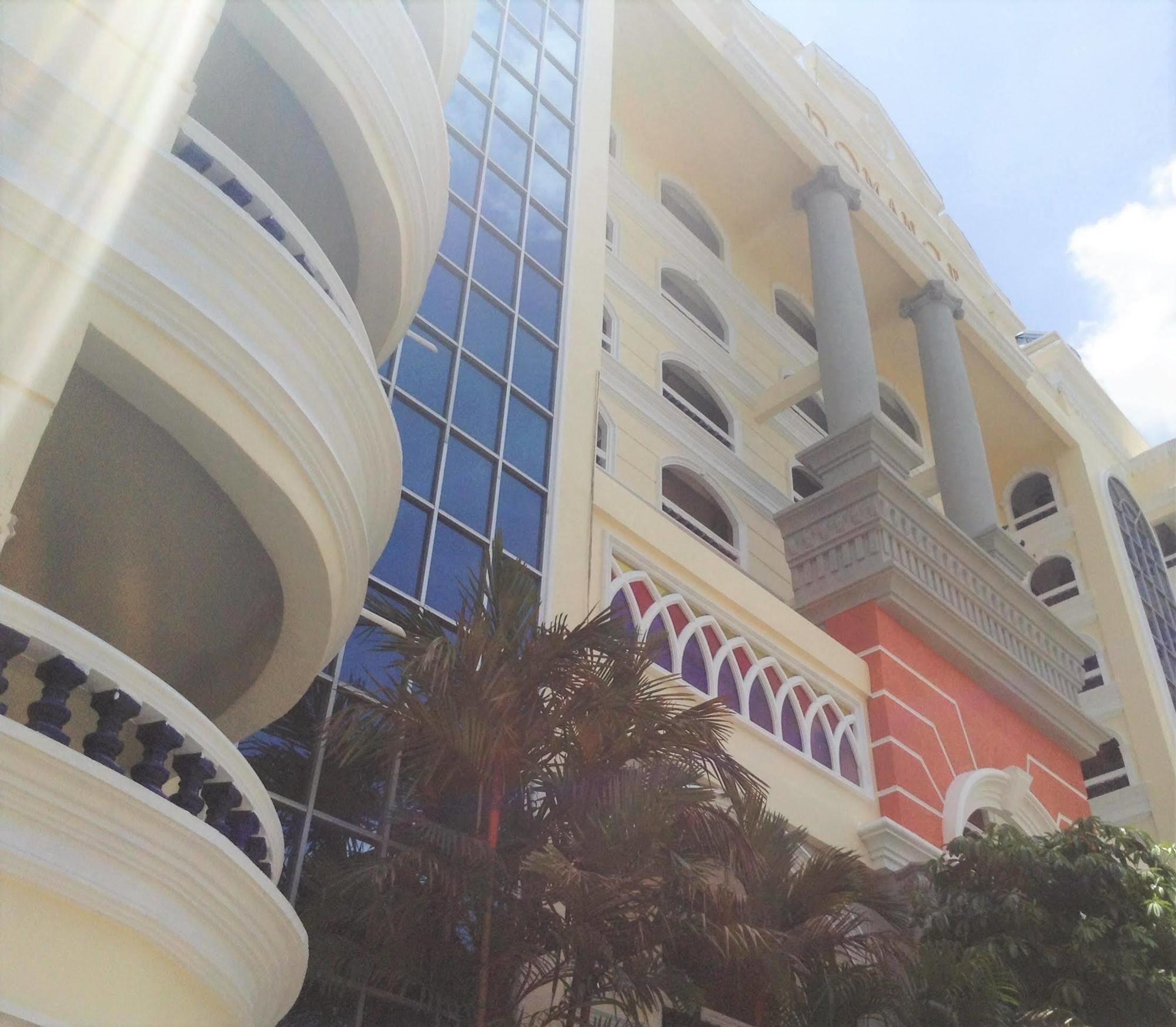 Romance Hotel Sukhumvit 97 Бангкок Экстерьер фото
